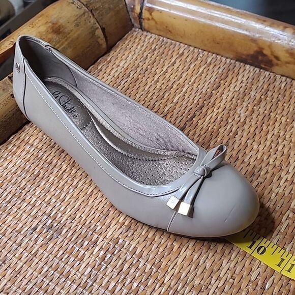 Life Stride soft system sz 8.5 patent leather slippers - Picture 9 of 15